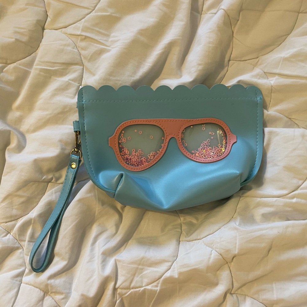 Cute little blue Wristlet Purse!